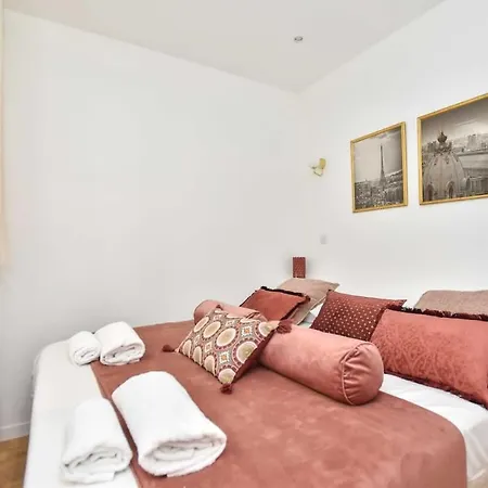 Le Marais Apartment